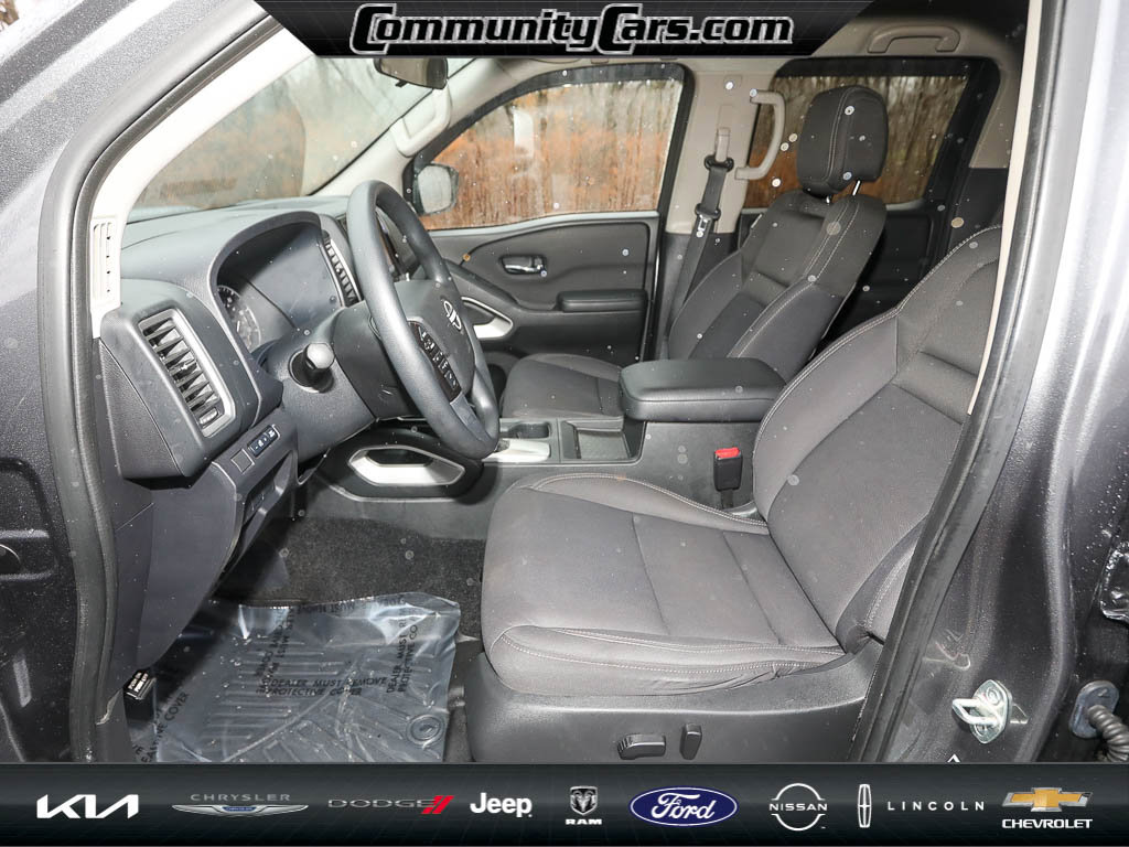 Used 2023 Nissan Frontier SV image 14
