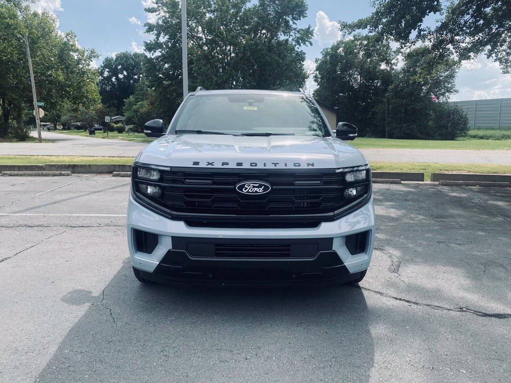 New 2027 Ford Expedition Max Platinum w/ Stealth Performance Package AWD/4WD image 2