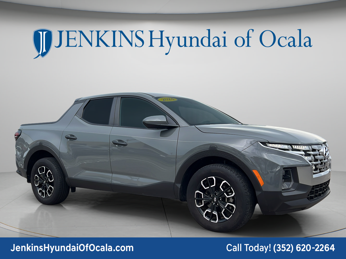 Used 2024 Hyundai Santa Cruz SE FWD image 1