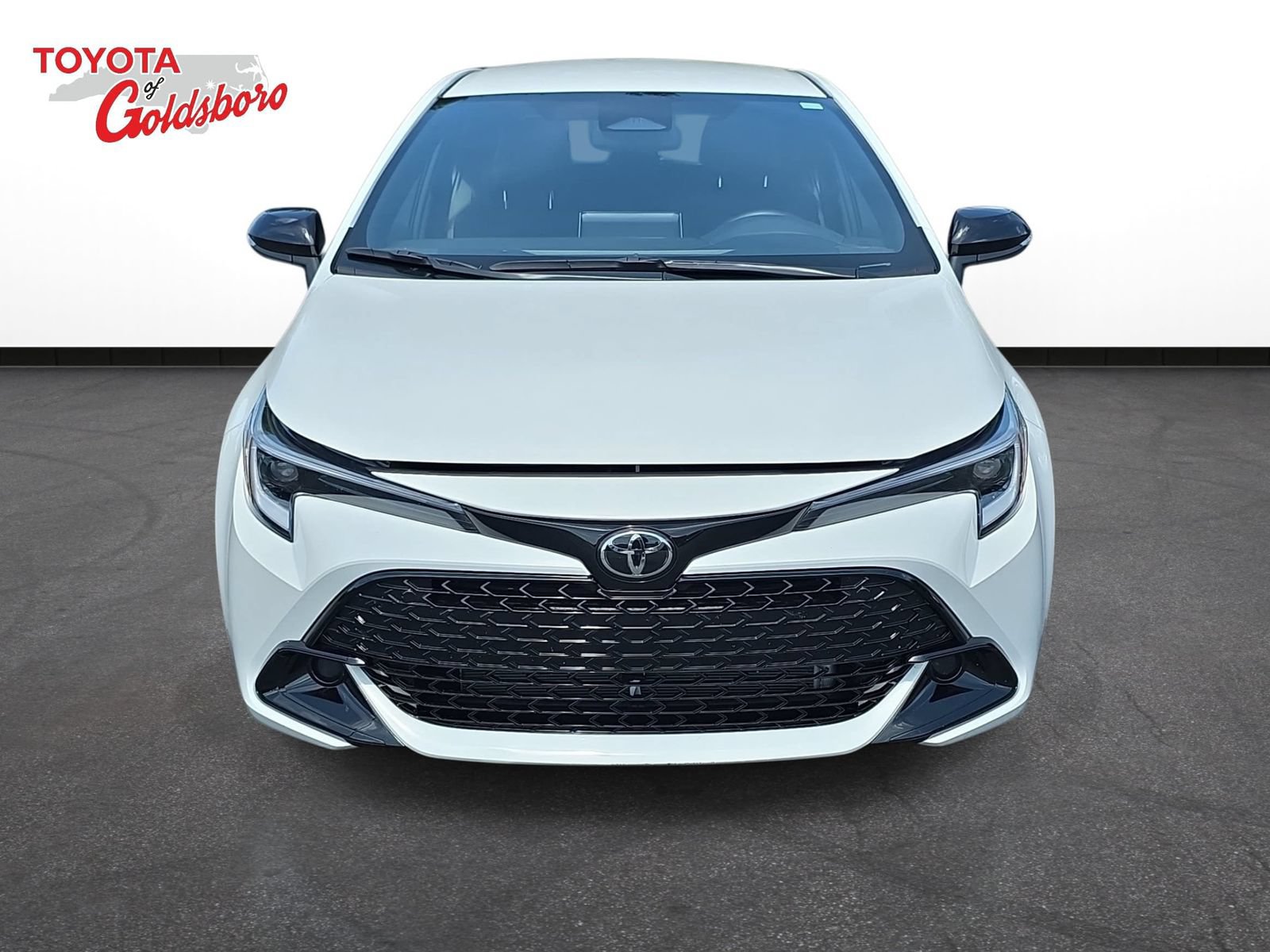 Used 2026 Toyota Corolla SE FWD image 2