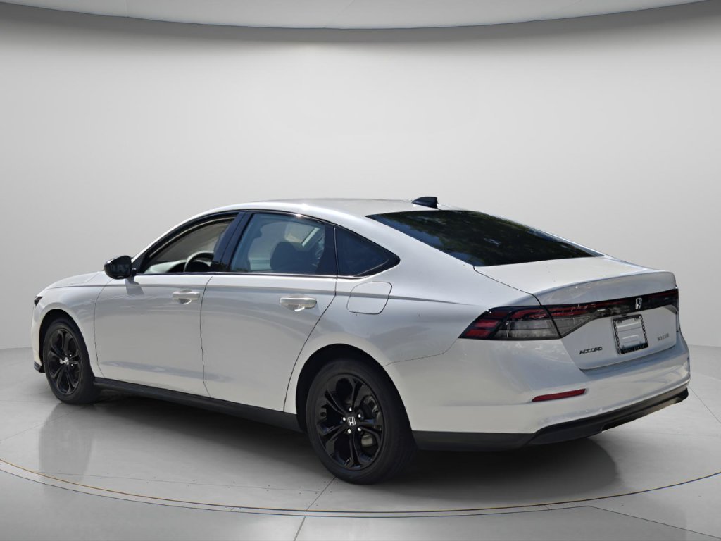 Certified 2025 Honda Accord SE image 8