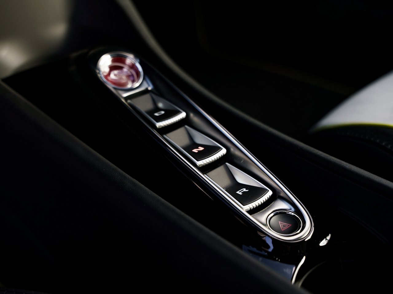 Used 2023 McLaren Artura image 16