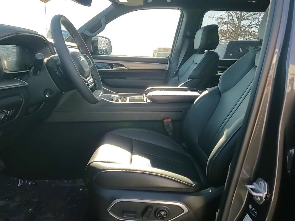 New 2026 Jeep Grand Wagoneer 4WD w/ Premium Group I image 10