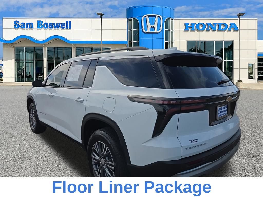 Used 2025 Chevrolet Traverse LT w/ Driver Confidence Package FWD image 8