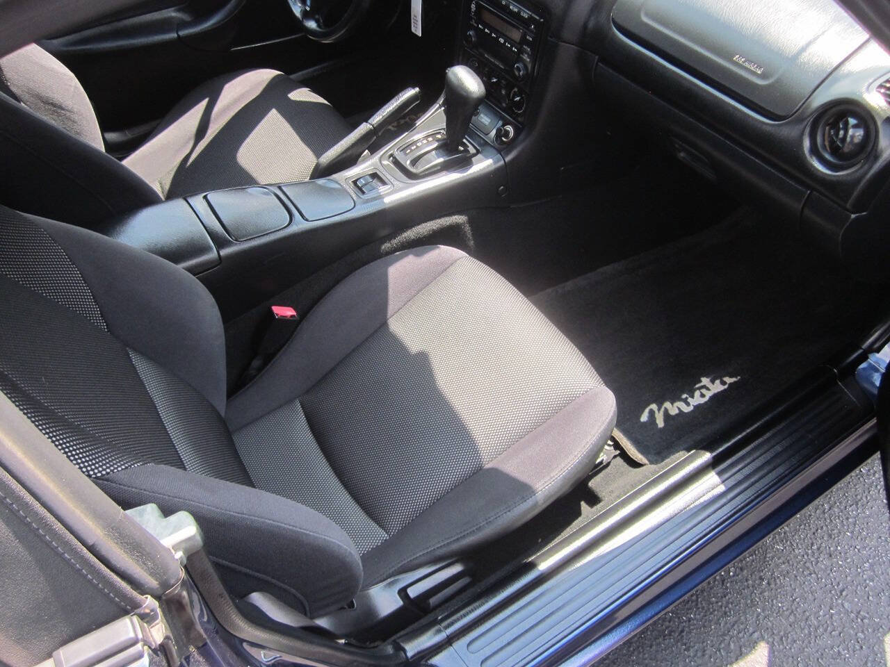 Used 2002 MAZDA MX-5 Miata LS RWD image 18