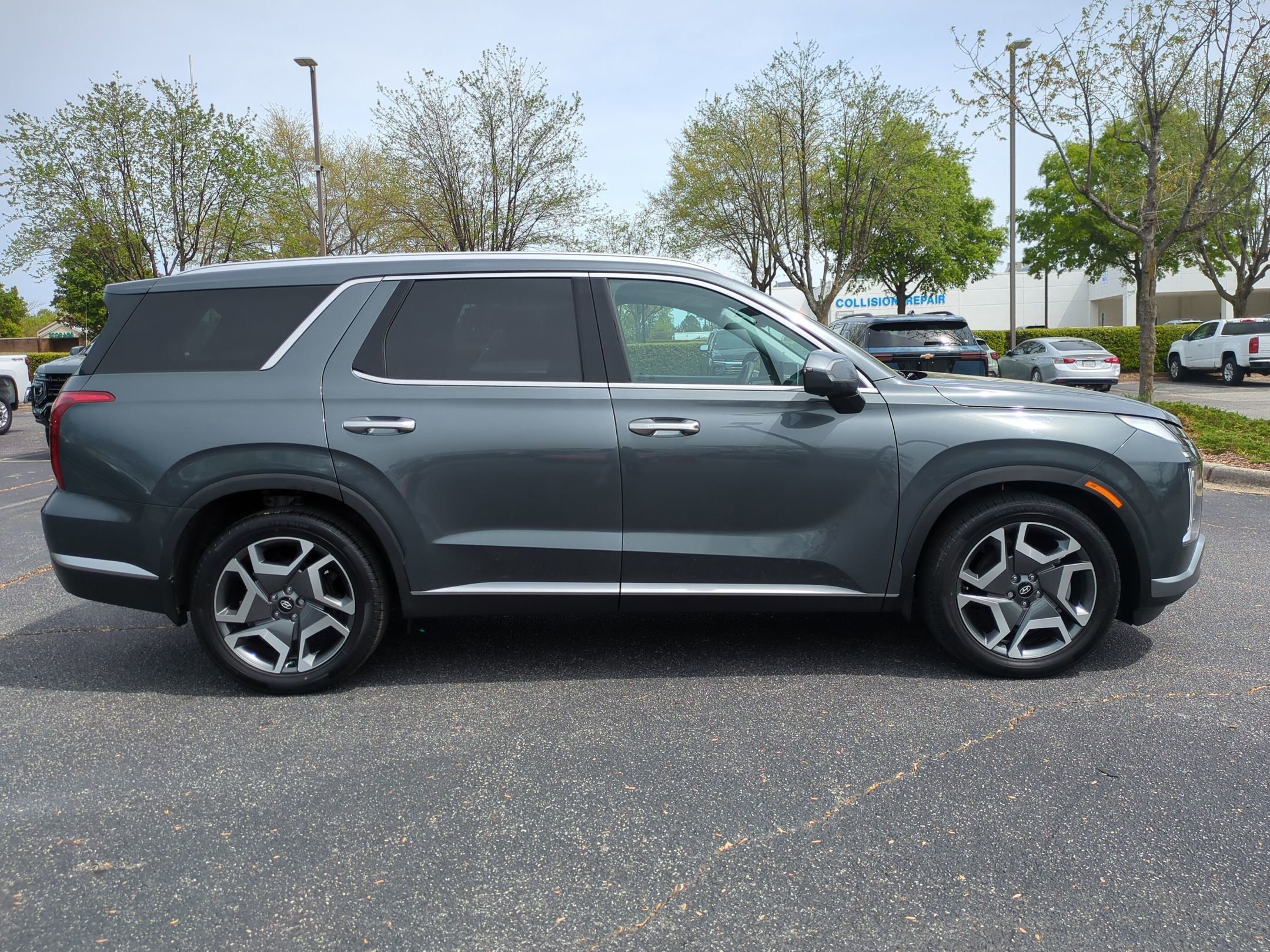 Used 2023 Hyundai Palisade SEL w/ Premium Package image 10