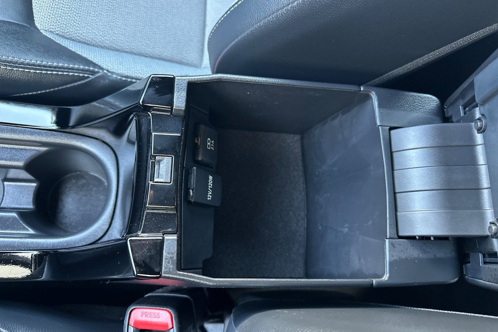 Certified 2019 Toyota Corolla XSE FWD image 33