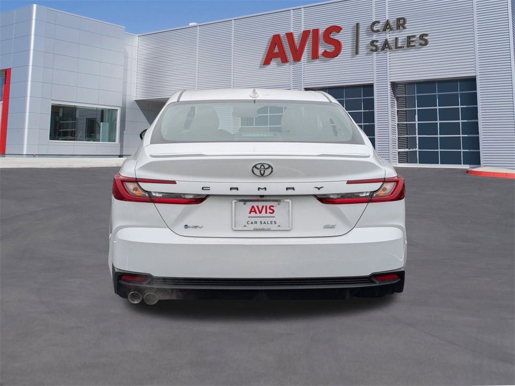 Used 2025 Toyota Camry SE image 5