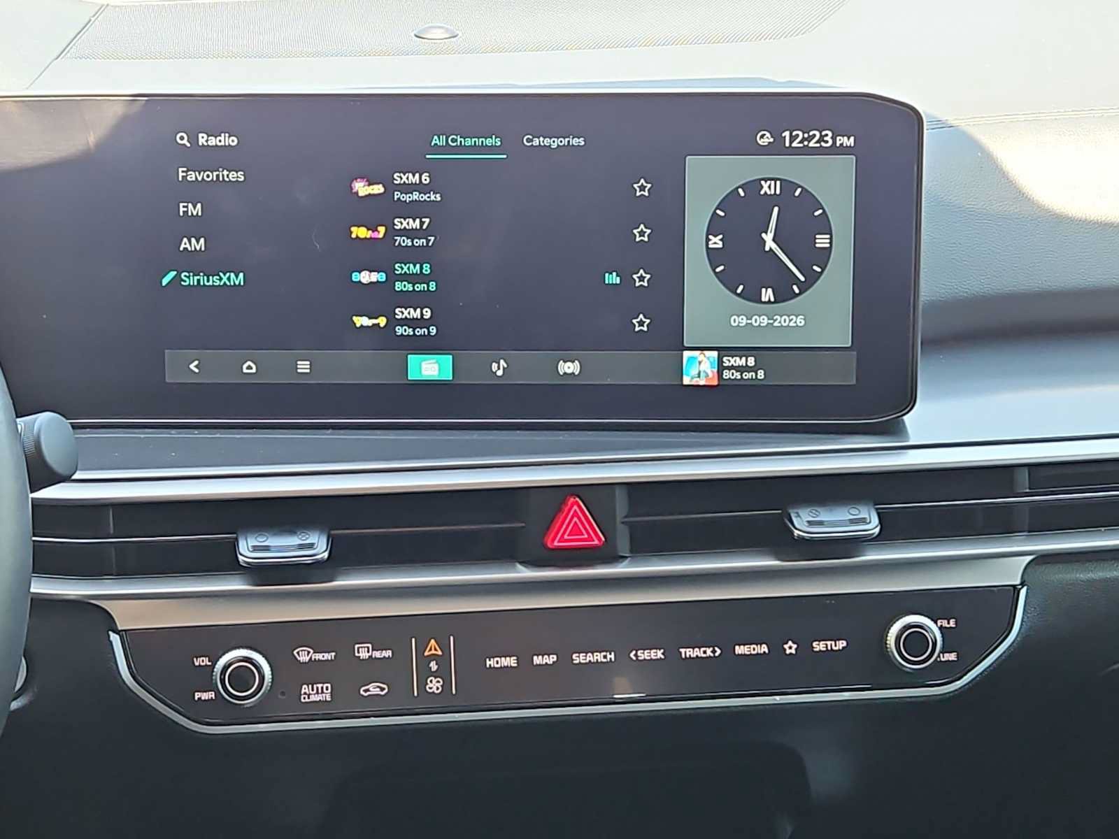 Certified 2025 Kia Sorento S FWD image 27