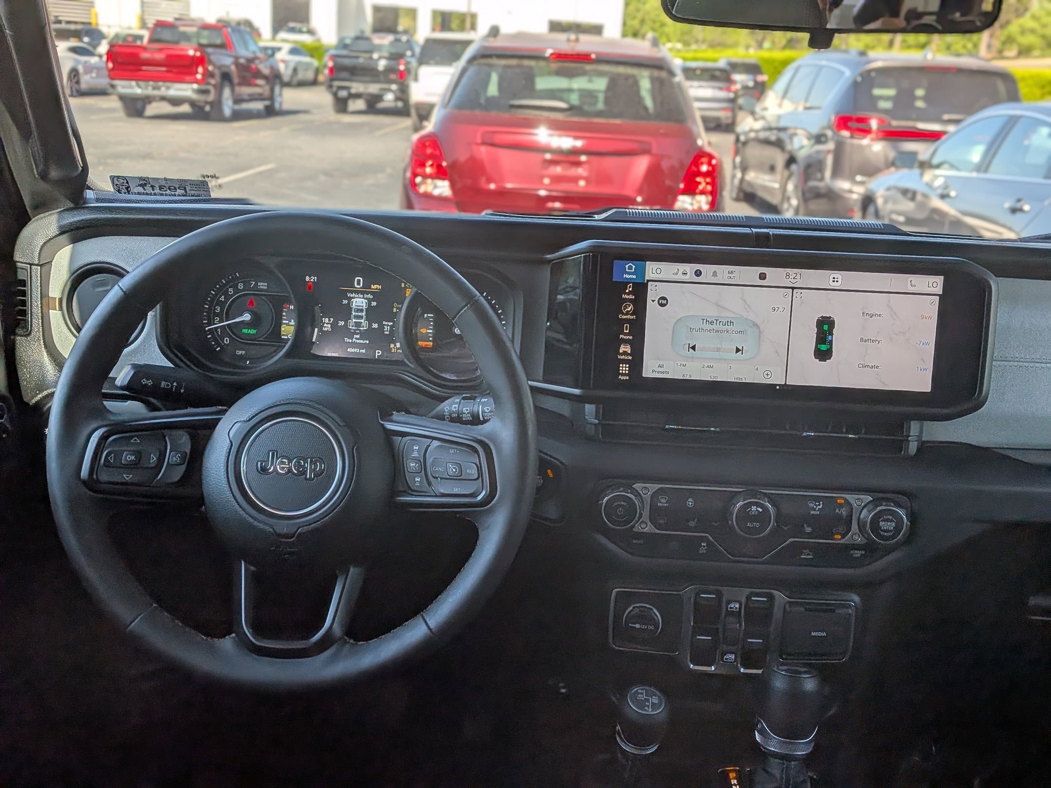 Used 2024 Jeep Wrangler Unlimited w/ Convenience Group AWD/4WD image 19