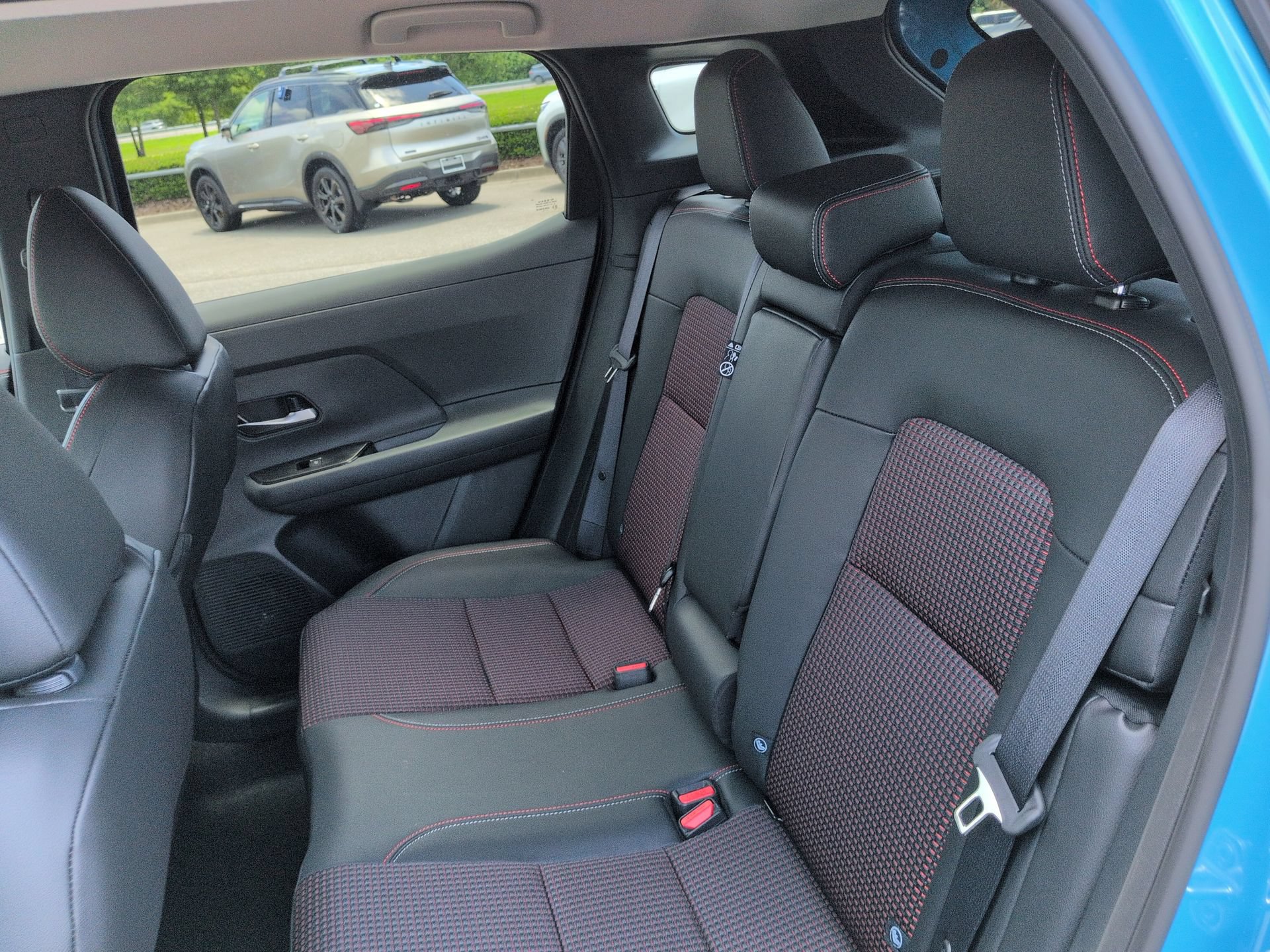New 2026 Nissan Kicks SR FWD image 15