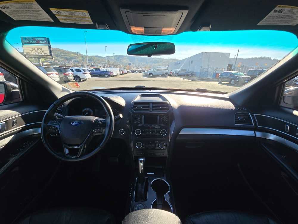 Used 2016 Ford Explorer XLT image 15