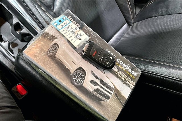 Used 2022 Jeep Compass Latitude image 36