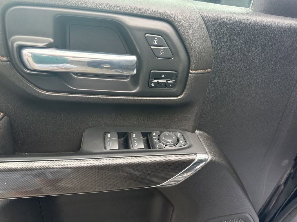 Used 2023 GMC Sierra 3500 AT4 w/ AT4 Premium Plus Package image 19