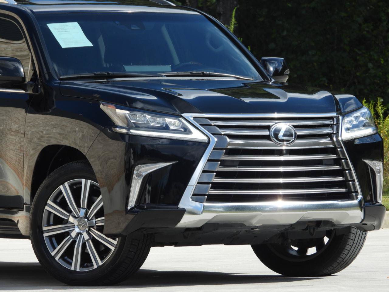 Used 2016 Lexus LX 570 4WD w/ 3rd Row & Luxury Pkg image 15