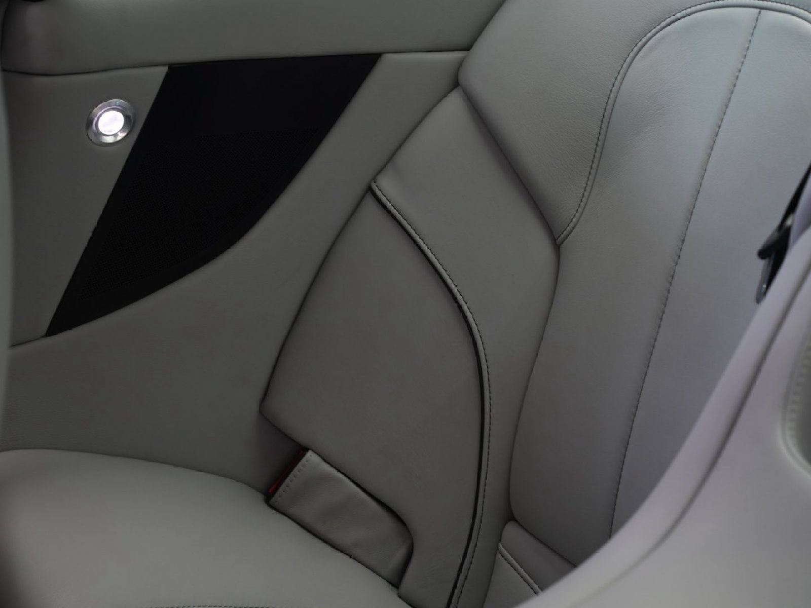 Used 2016 Aston Martin Vanquish Coupe RWD image 23