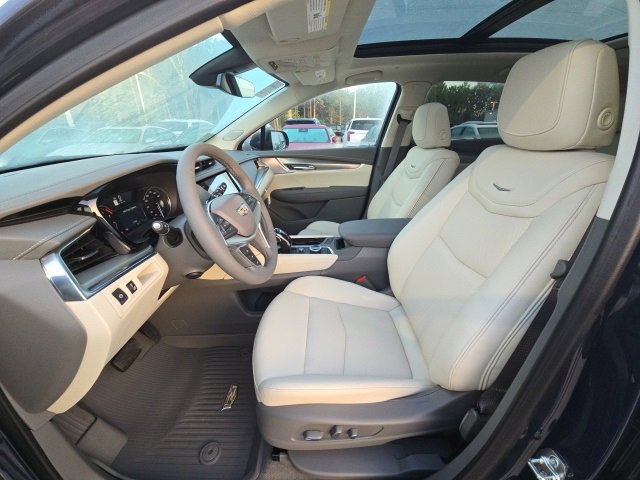 New 2025 Cadillac XT5 Premium Luxury w/ LPO, Floor Liner Package image 10