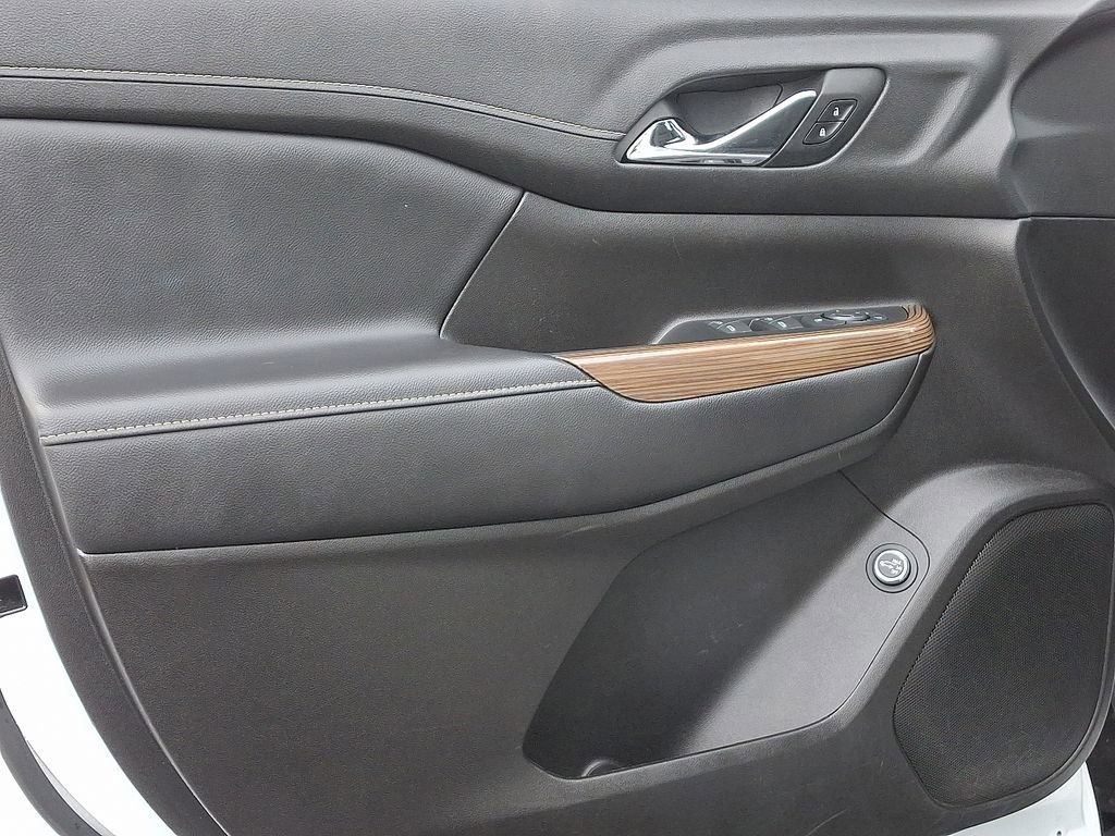 Used 2023 GMC Acadia SLE w/ Driver Convenience Package image 13