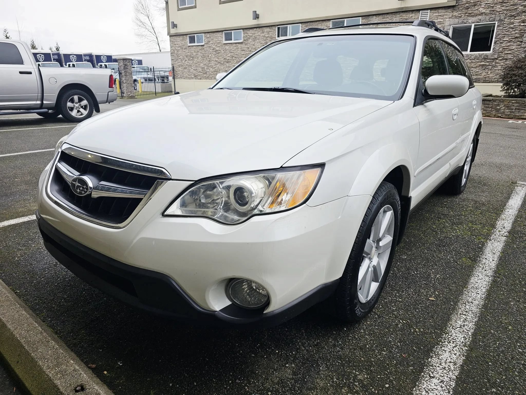 Used 2008 Subaru Outback 2.5i Limited L.L. Bean AWD/4WD image 1