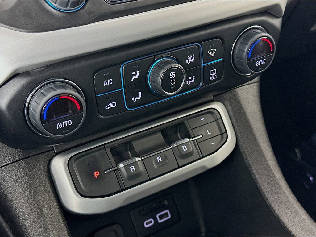 Used 2023 GMC Acadia SLT image 23