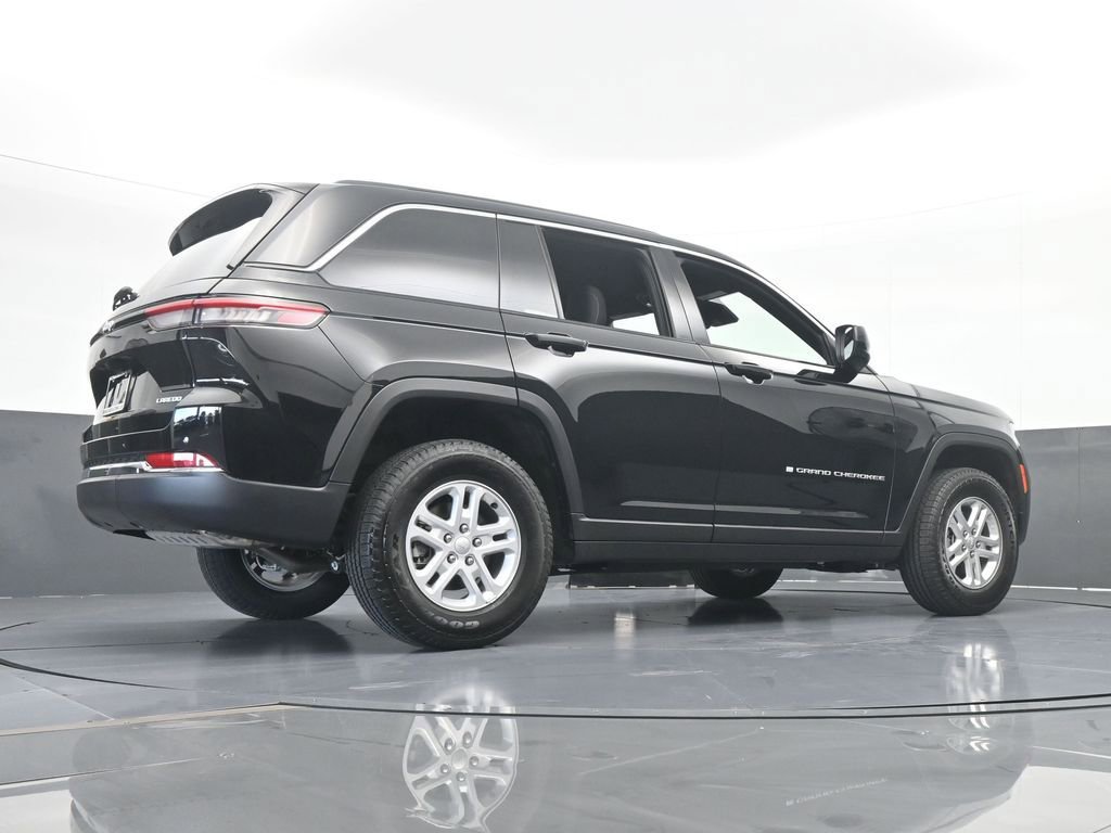 Used 2025 Jeep Grand Cherokee Laredo image 57