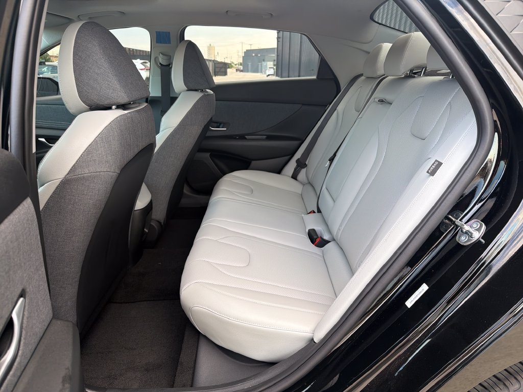 New 2026 Hyundai Elantra SEL Sport FWD image 19