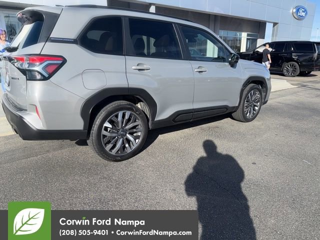 Used 2025 Subaru Forester Touring image 3