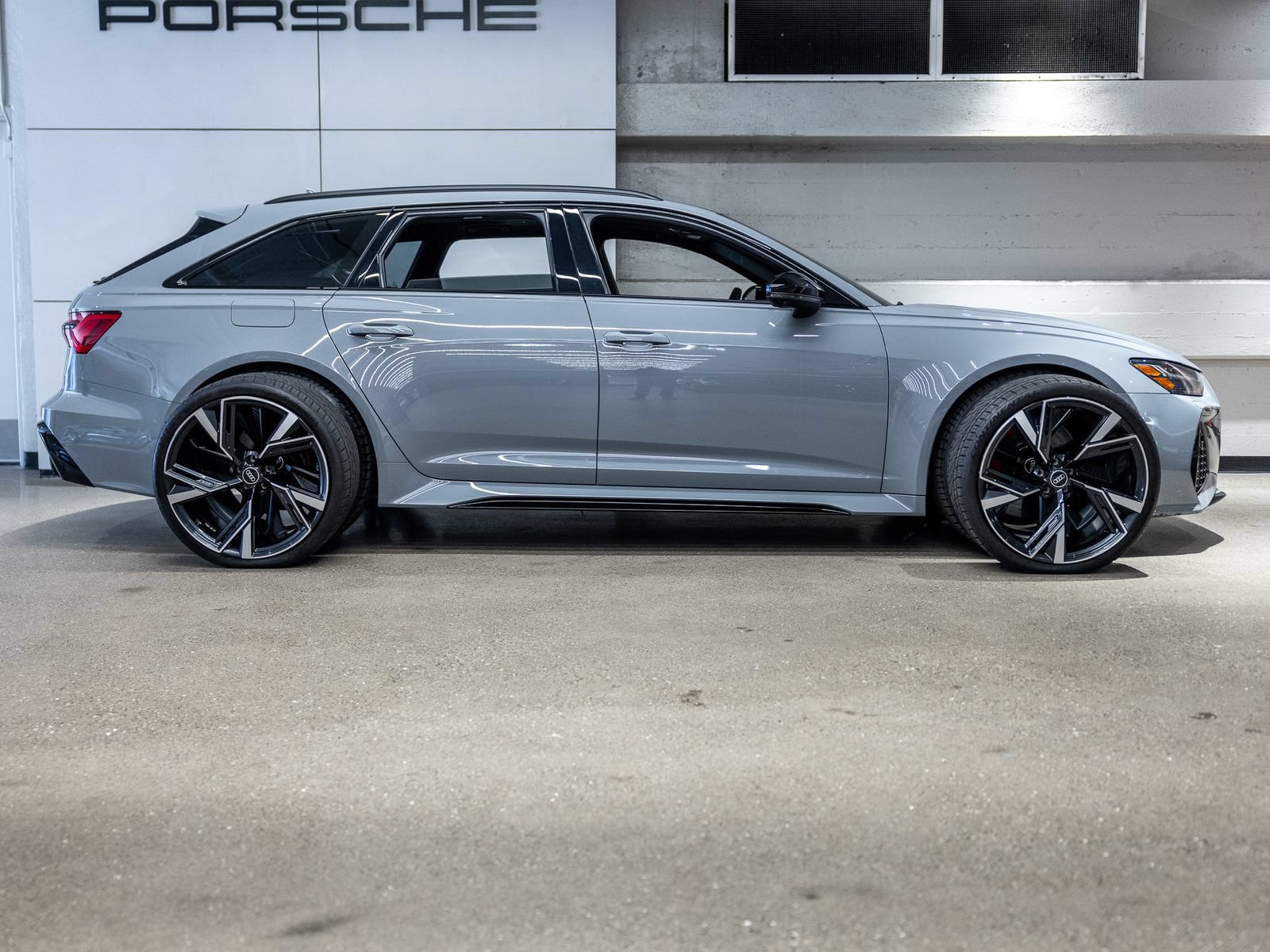 Used 2023 Audi RS 6 AWD/4WD image 61