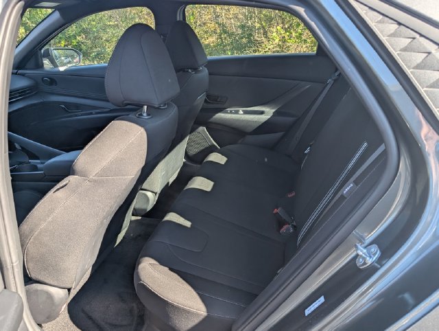 Certified 2025 Hyundai Elantra SEL FWD image 9