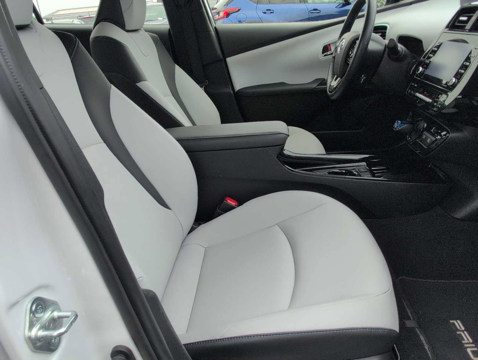 Used 2022 Toyota Prius XLE AWD/4WD image 20