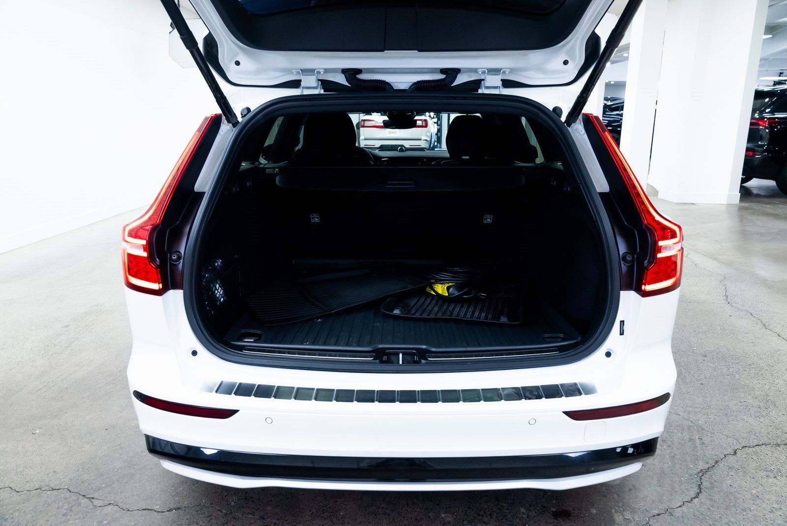 Used 2024 Volvo V60 T8 Polestar image 7