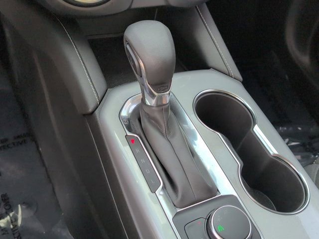 Used 2025 Chevrolet Blazer LT FWD image 19