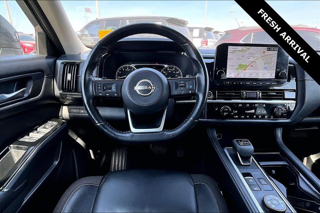Used 2022 Nissan Pathfinder SL AWD/4WD image 8