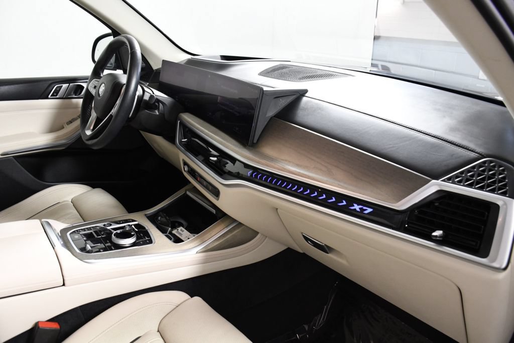 Used 2023 BMW X7 xDrive40i w/ Executive Package AWD/4WD image 19
