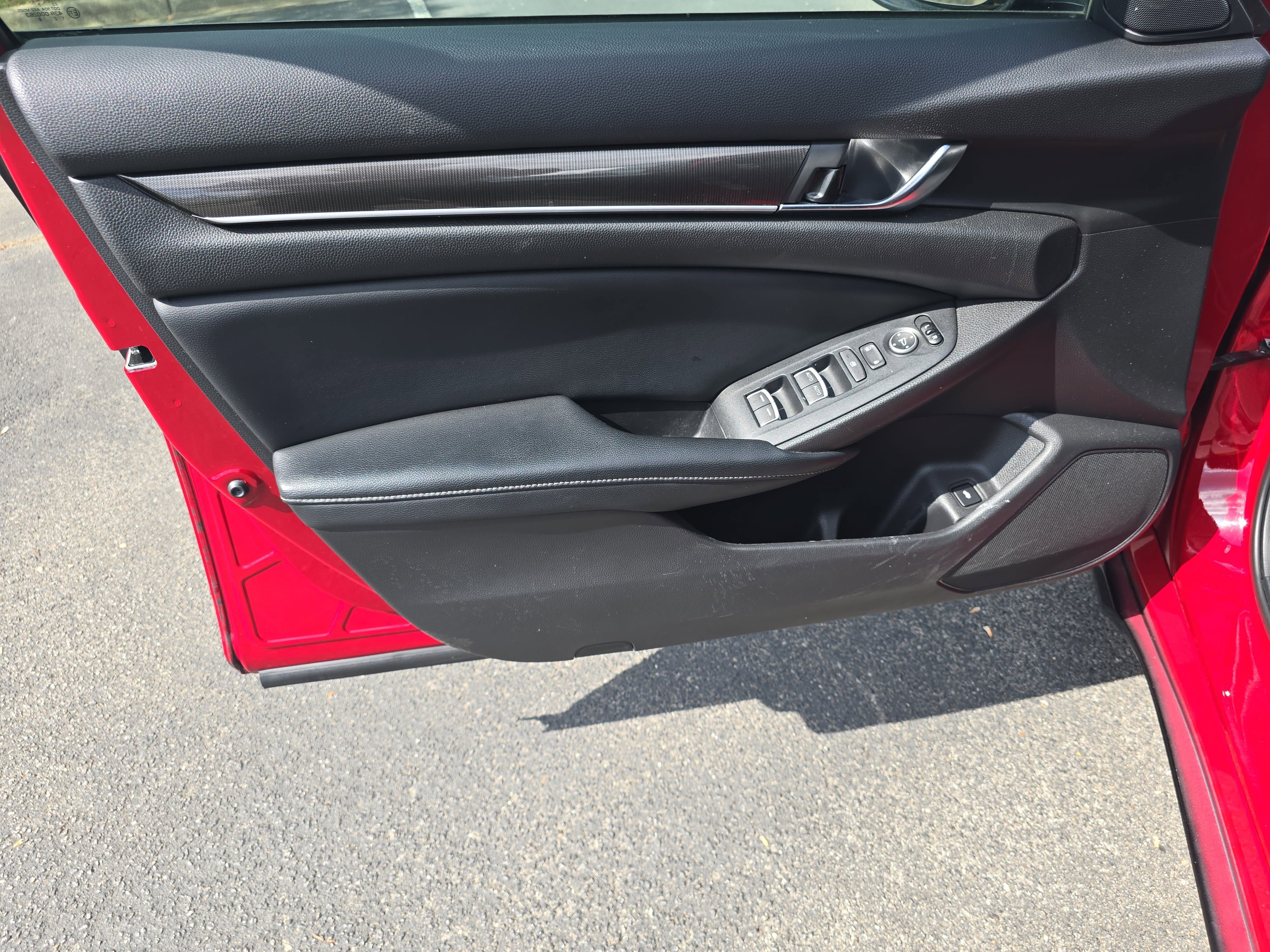 Used 2018 Honda Accord Sport image 27