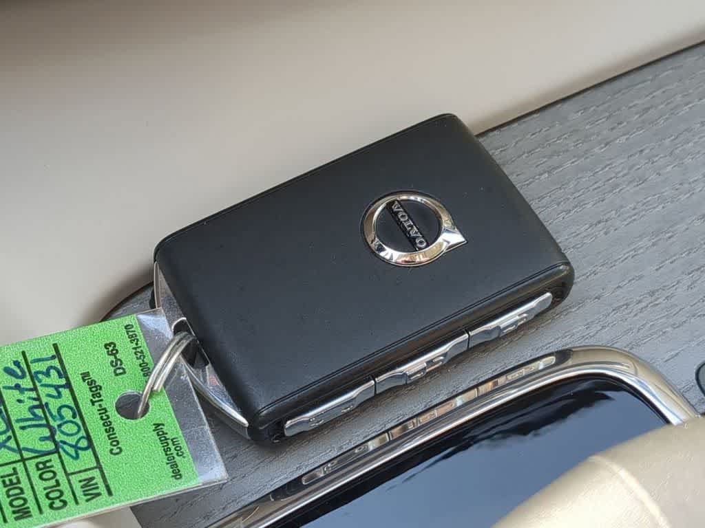 Certified 2024 Volvo XC60 B5 Plus AWD/4WD image 32