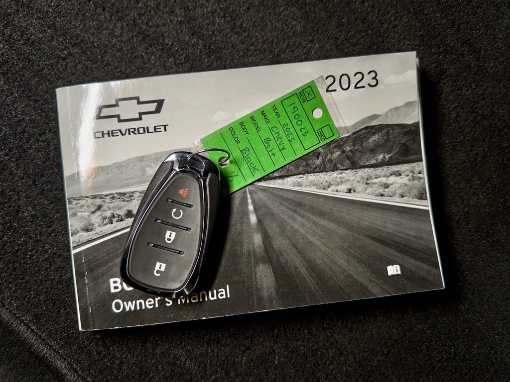 Used 2023 Chevrolet Bolt EUV Premier FWD image 22