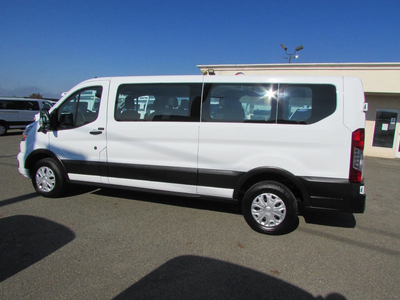 Used 2023 Ford Transit 350 XLT image 10