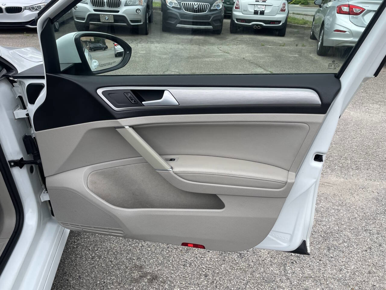 Used 2015 Volkswagen Golf SE FWD image 15