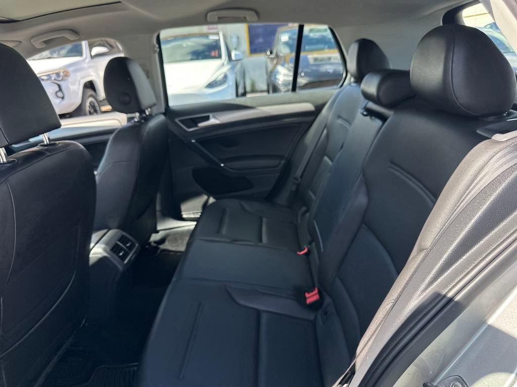 Used 2015 Volkswagen Golf TDI SE image 14