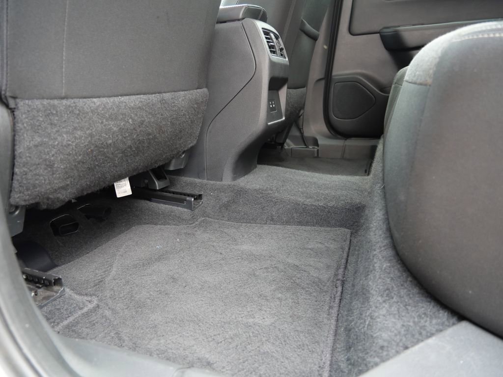 Used 2024 Nissan Rogue SV AWD/4WD image 15