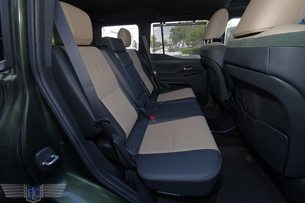 Used 2024 Lexus GX 550 AWD/4WD image 17