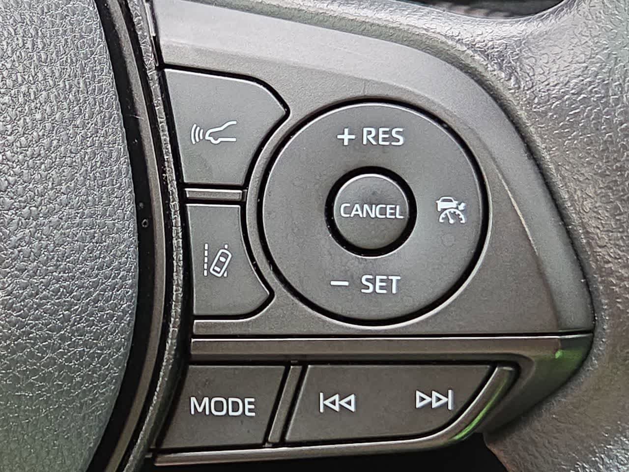 Used 2024 Toyota RAV4 XLE w/ Convenience Package FWD image 22