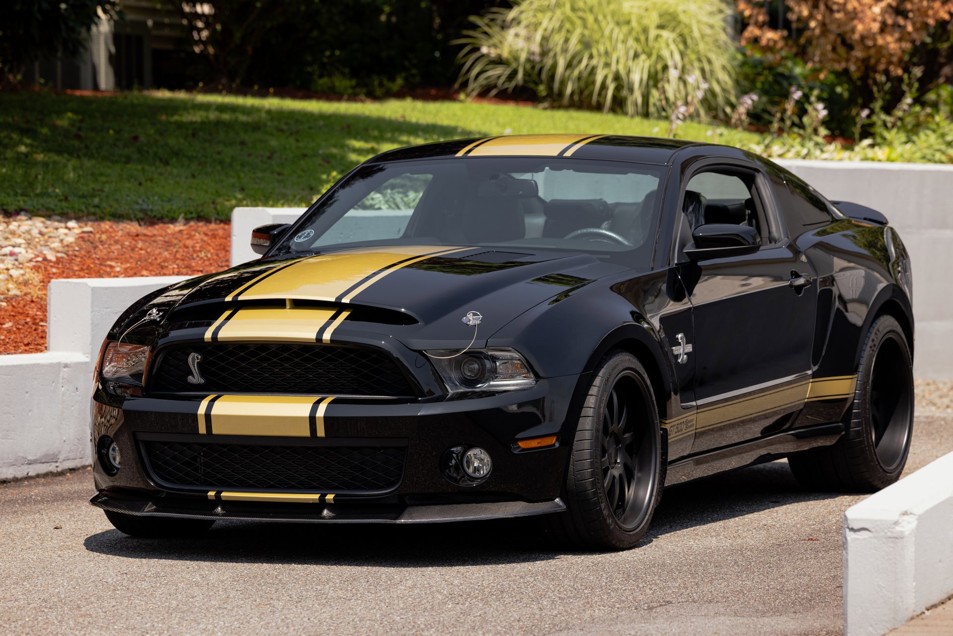 Used 2012 Ford Mustang Shelby GT500 w/ SVT Performance Pkg image 4