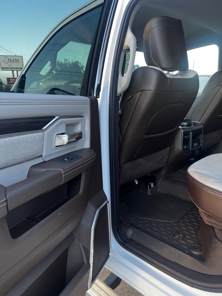 Used 2025 RAM 2500 Laramie AWD/4WD image 7