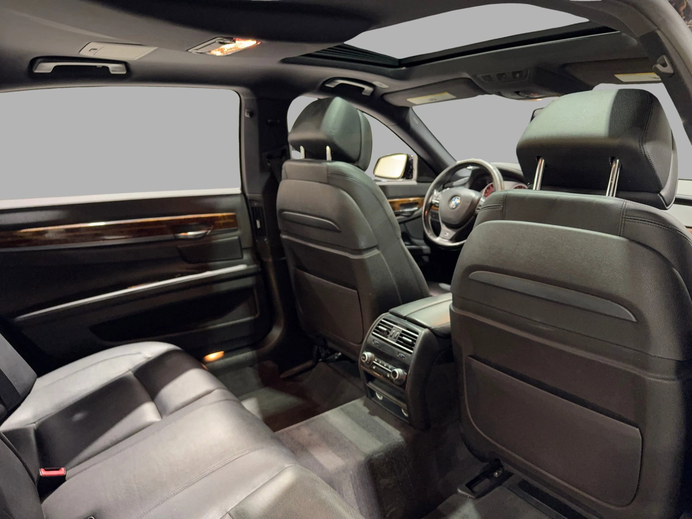 Used 2013 BMW 740Li image 33