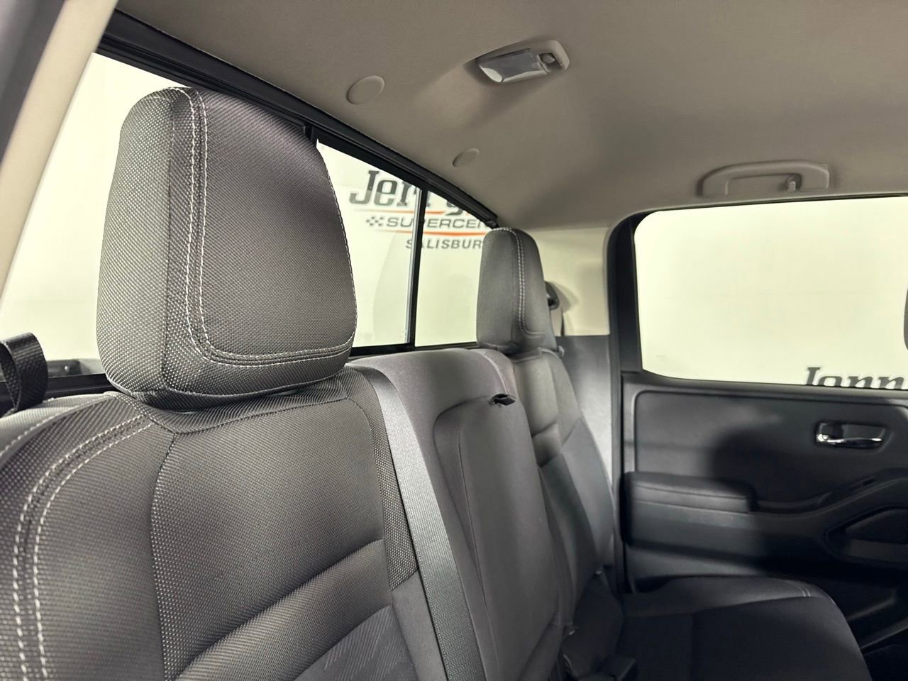 Used 2022 Nissan Frontier SV image 27