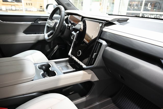 New 2026 GMC Acadia Elevation w/ Elevation Premium Package image 14