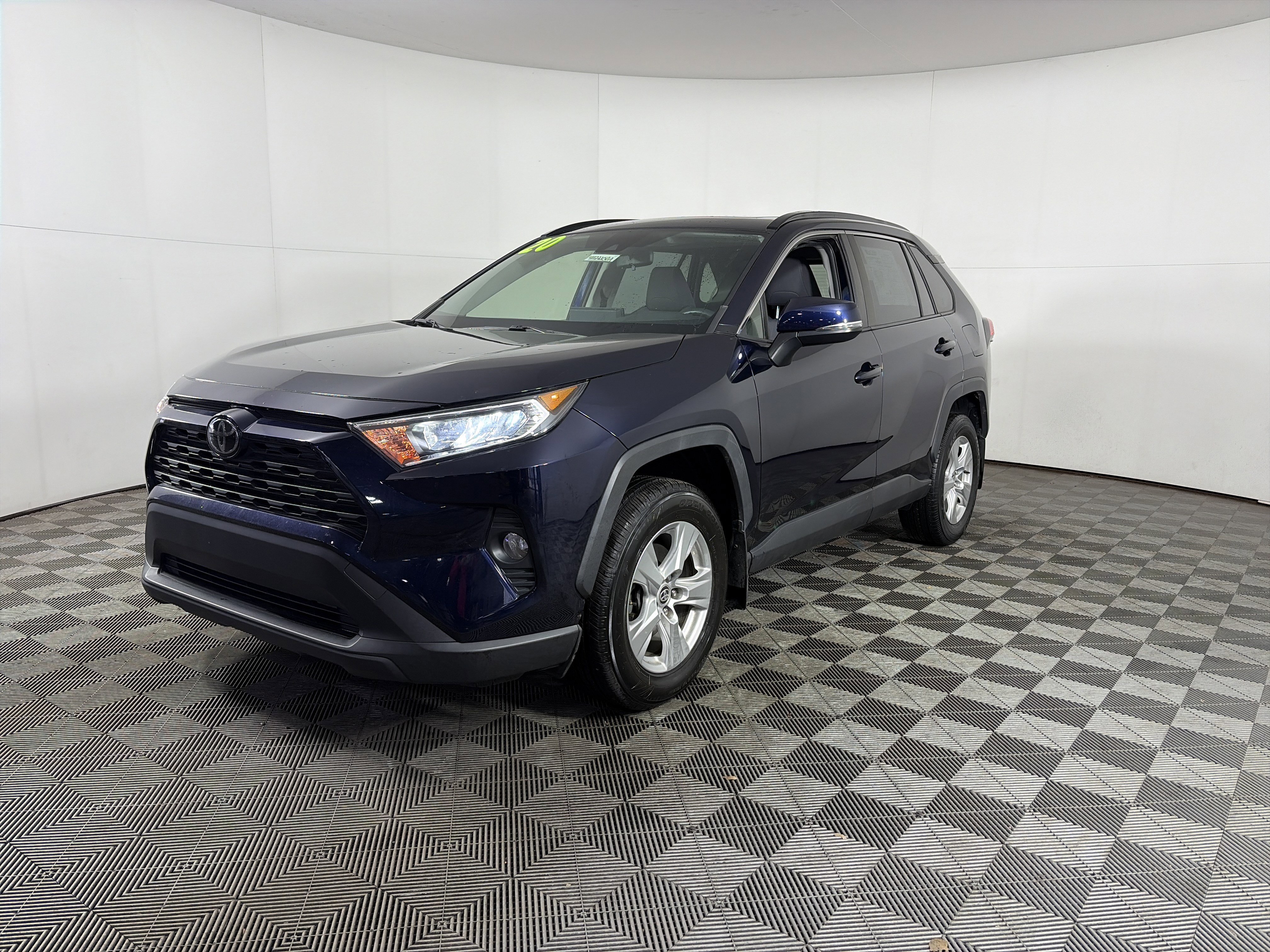 Used 2020 Toyota RAV4 XLE image 3