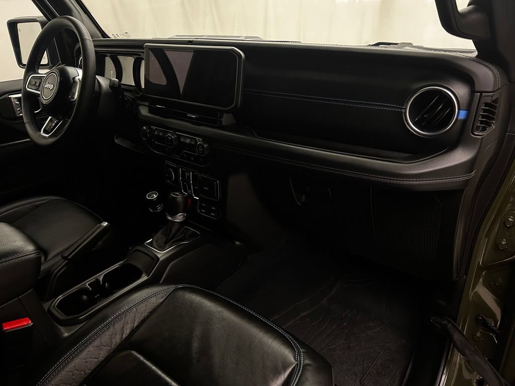 Used 2024 Jeep Wrangler High Altitude AWD/4WD image 18